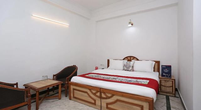 OYO 10072 Hotel Amrit Regency