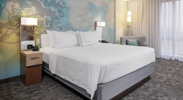 Номер Standard Courtyard Cincinnati Mason