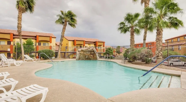 Апартаменты с 3 комнатами с балконом Mesquite Vacation Rental w/ Pool Access!