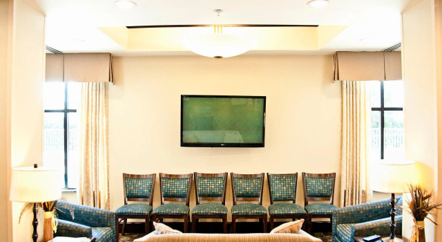 Holiday Inn Express & Suites Clovis Fresno Area by IHG, Забронировать Отель Фресно штат Калифорния
