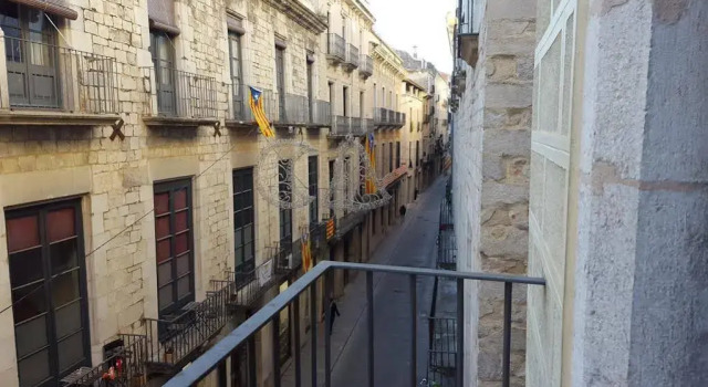 Sleepin Girona