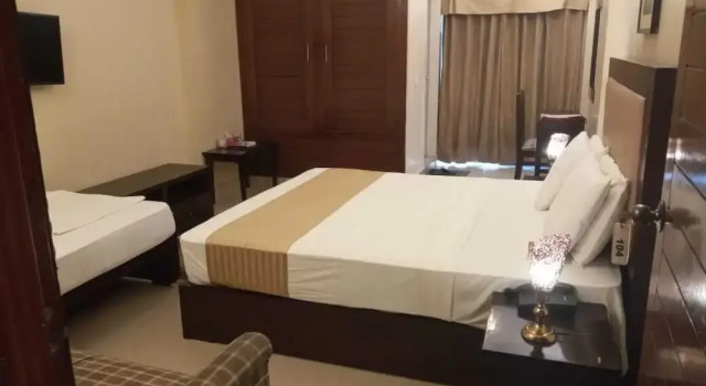 Номер Standard Pak Continental Hotel