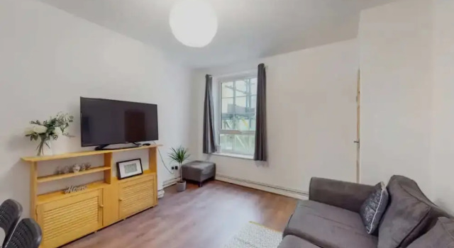 Central & Cosy 2BD Flat Near Canary Wharf, Varaa Huoneisto Asunnot kohteessa Merseyside, Huoneisto