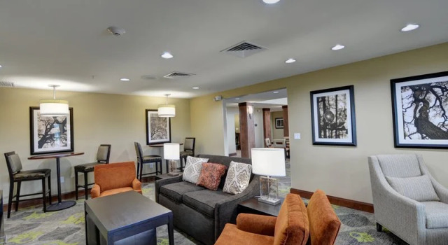Staybridge Suites Lakeland West An Ihg Hotel, Book Hotel Hoteller i Lakeland - Winter Haven med parkering, Parkering