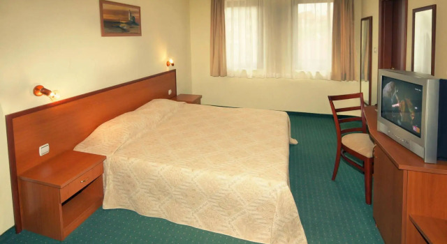 Dionis Hotel