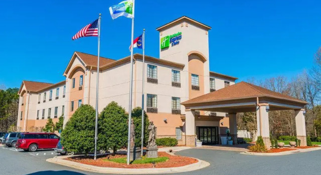 Номер Deluxe Holiday Inn Express & Suites Albermarle by IHG