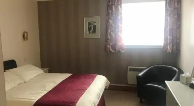 Empire Travel Lodge