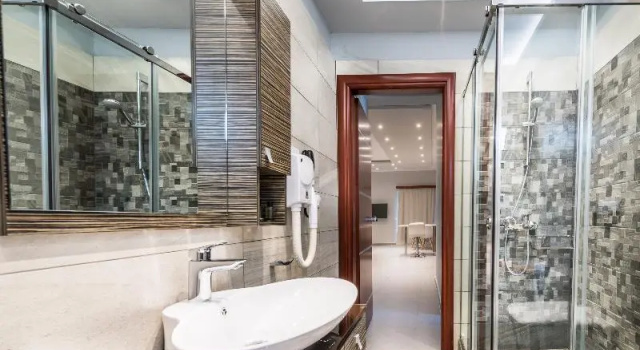 Номер Standard с балконом Canadian Hotel
