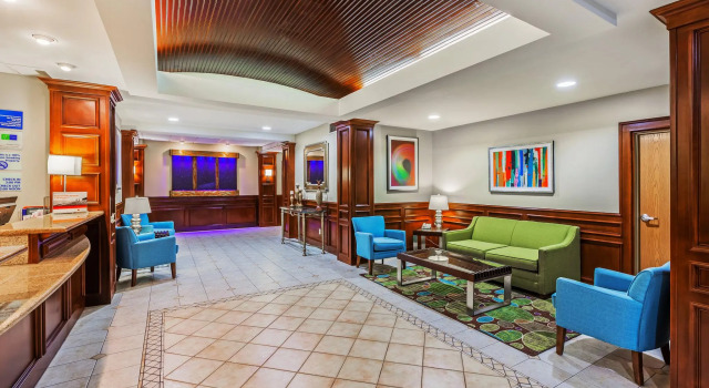 Holiday Inn & Suites Pharr
