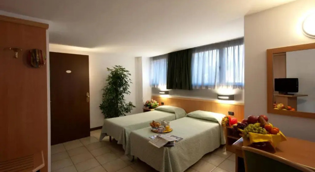 Четырёхместный номер Superior Hotel Roma