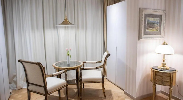 Seven Luxury Suites, Забронировать Отель Тирана область Тирана, рядом с Skanderbeg Square