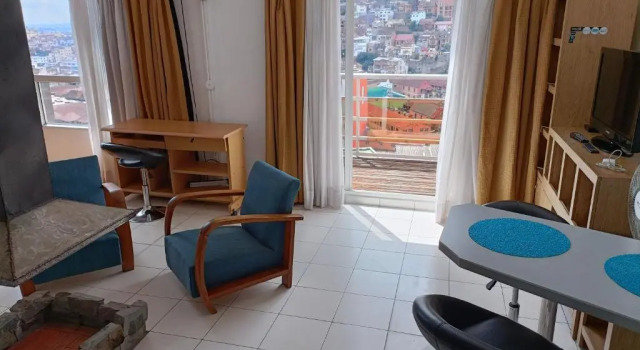 Студия с балконом и с красивым видом из окна Aina Hôtel