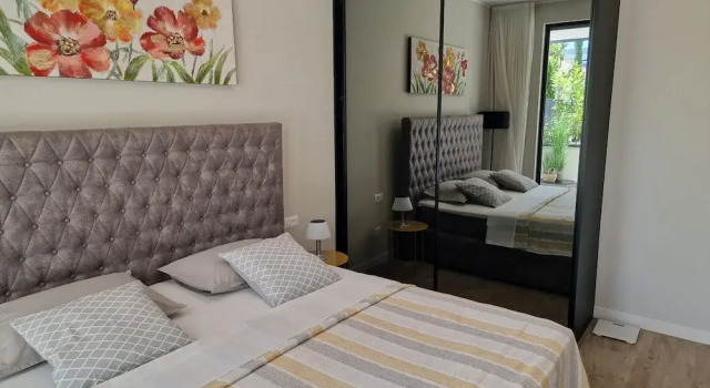 Luxury Modern apt w Garden, 3 min Walk to Beach, Prenota Appartamento Splitska 