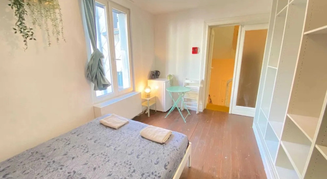 Charming Street Room in Antwerp, Book Lejlighed Hoteller i Brussels med parkering, Parkering
