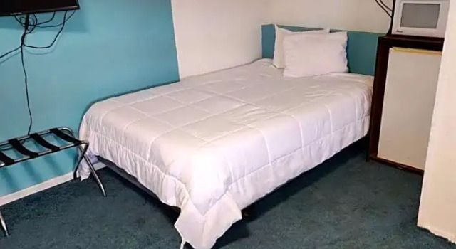 Шестиместный номер Standard Roses Motel