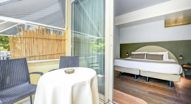 Номер Premium с балконом Hotel City