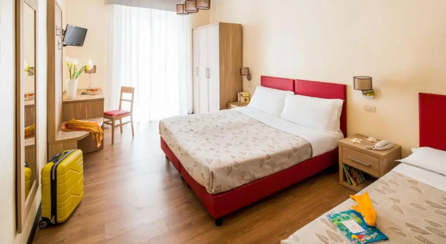 Трёхместный номер Standard с балконом Hotel Centrale Curtis
