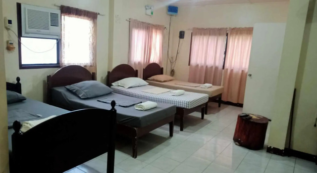 Johann's Lodging House, Boek Hotel Dumanjug Visayas