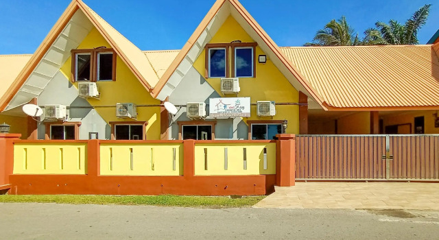OYO 90247 Homestay Canada Hill, Rezerwuj Dom wakacyjny Hotele w Sarawak z parkingiem, Parking