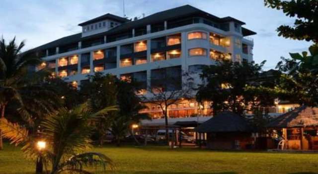 Khanom Golden Beach Hotel, Забронировать Отель Отели Южного Таиланда с парковкой, Парковка