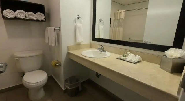 Четырёхместный номер Deluxe Costa Bahia Hotel, Convention Center and Casino
