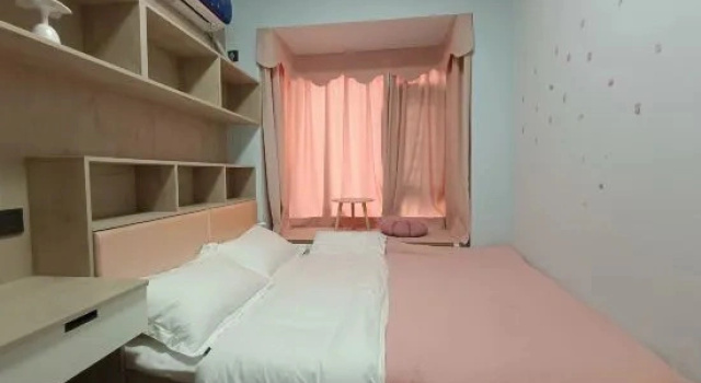 Люкс с 4 комнатами с видом на реку Dongjiang Lake Dongya Apartment
