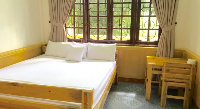 Buffalo Pub and Hostel, Book Hostel / Vandrerhjem Hostels i Quang Binh, Hostel / Vandrerhjem