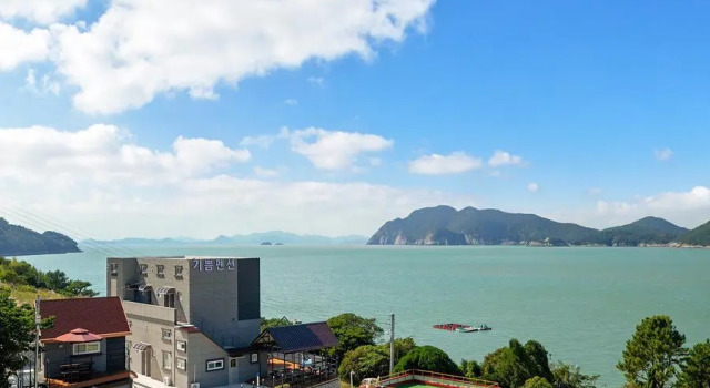 Yeosu Geumodo Gippumjoy Pension, Prenota Hotel Hotel a Sud Jeolla con piscina, Piscina