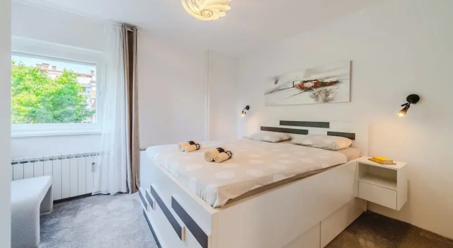 Апартаменты The Green Corner Apartment With Balcony