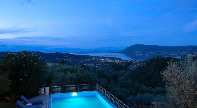 Вилла с 3 комнатами Villa Aloni