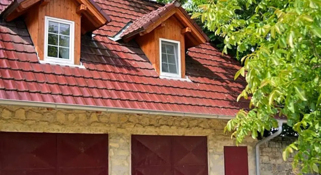 Stará Fara, Reservar Hotel Chržín 