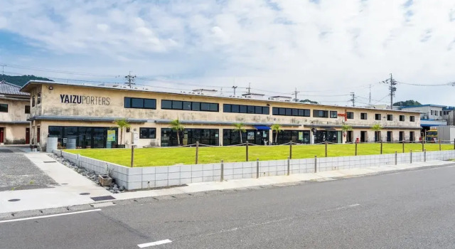 Re PORT HOTEL