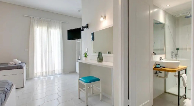 Четырёхместный номер Comfort Club Zante Plaza