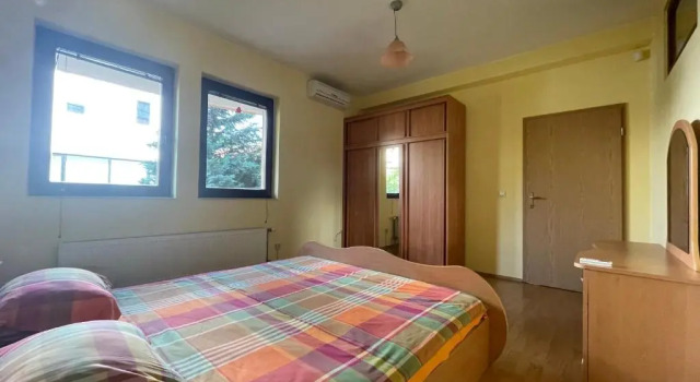 Апартаменты Huge Apartment with a Garden in the City Center