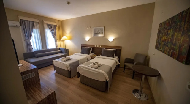 Трёхместный номер Comfort с балконом Herakles Thermal Hotel