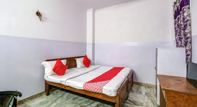 OYO 78270 Santi Inn, Забронировать Отель Восточный Дели Нью-Дели