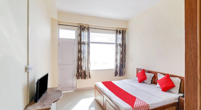 OYO 7483 Hotel Modgil, Забронировать Отель Отели штата Химачал-Прадеш с завтраком, Завтраки