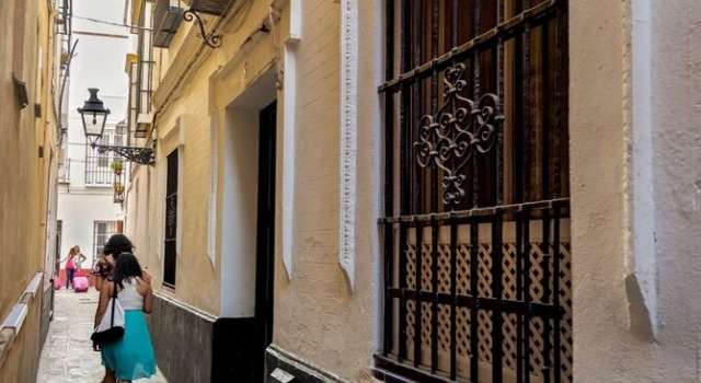 Genteel Home Lope de Rueda, Забронировать Отель Отели Севильи 3 звезды, рядом с Оспиталь-де-лос-Венераблес, 3*