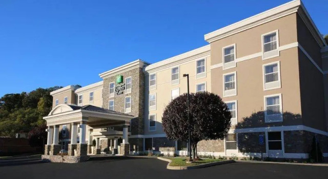Двухместный номер Standard Holiday Inn Express Hotel & Suites Danbury - I-84 by IHG
