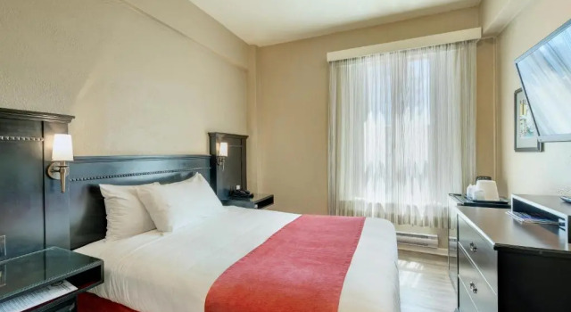Двухместный номер Standard Strathcona Hotel