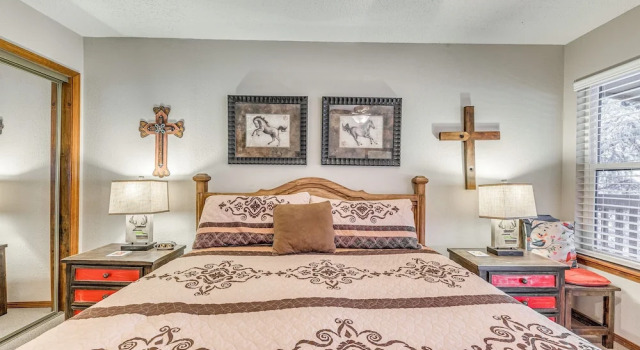 Апартаменты Ruidoso Condo w/ Hot Tub: Long Walk to Midtown!