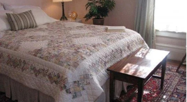 Estabrook House, Book Hotel St. Johnsbury Vermont