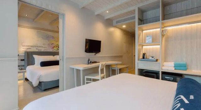 Номер семейный Deluxe Hotel Tide Phuket Beachfront
