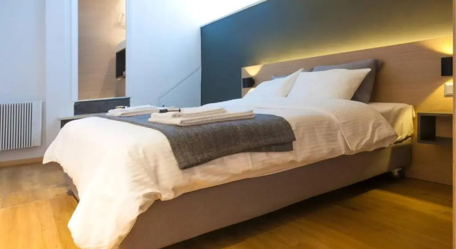 TONI'S Comfy home near Acropolis with Small Garden, Забронировать Отель Неос-Космос Афины, рядом с Холм Филопаппос