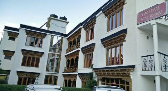 Hotel Hill Town, Забронировать Отель Отели Джамму и Кашмира с парковкой, Парковка