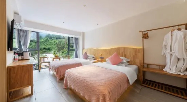 Семейный люкс Qianhuan·evelyn·Wangshan Light Luxury Pool Homestay (Libo Xiaoqikong East Gate)