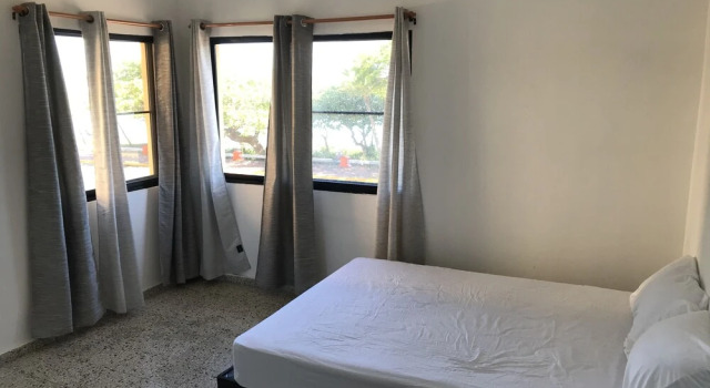 Ocean View 3bedroom With Amazing View in the Middle of Town Late Night Walks