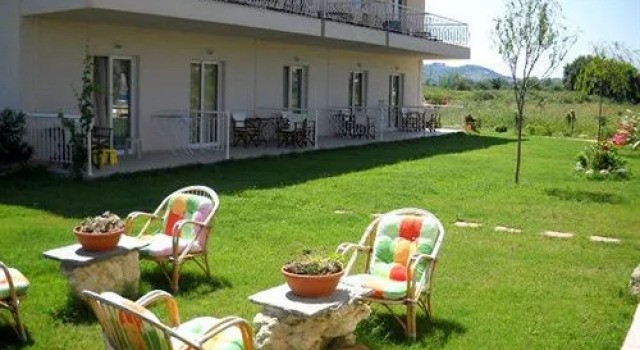 Dafnes House, Book Hotel  