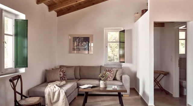 Коттедж Dounias Village Home - Traditional Architecture & Modern Luxury, by ZanteWize