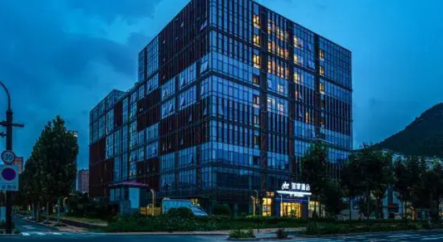 Rujia YUNIK Esports Hotel (Jinan Changqing University City Branch), Book Hotel Changqing Shandong